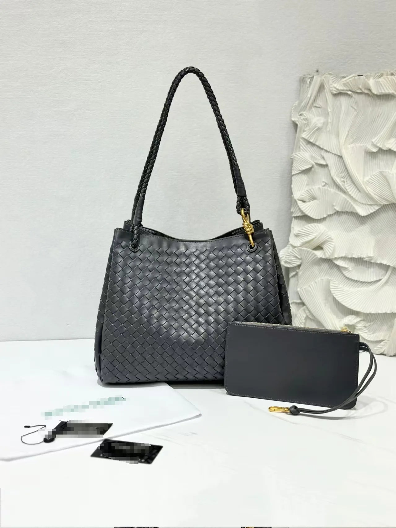 Fashion-made Diagonal Tote Bag Large-capacity Parachute Bag European American Vintage LEATHER Magnetic