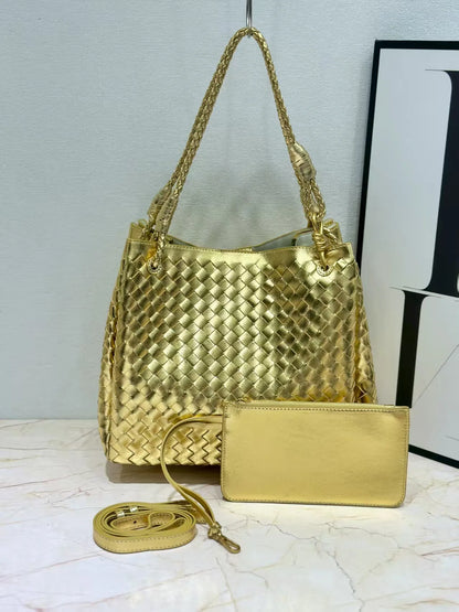 Fashion-made Diagonal Tote Bag Large-capacity Parachute Bag European American Vintage LEATHER Magnetic