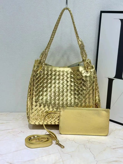 Fashion-made Diagonal Tote Bag Large-capacity Parachute Bag European American Vintage LEATHER Magnetic